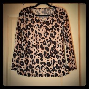 Women’s Medium Longsleeve Shirt!